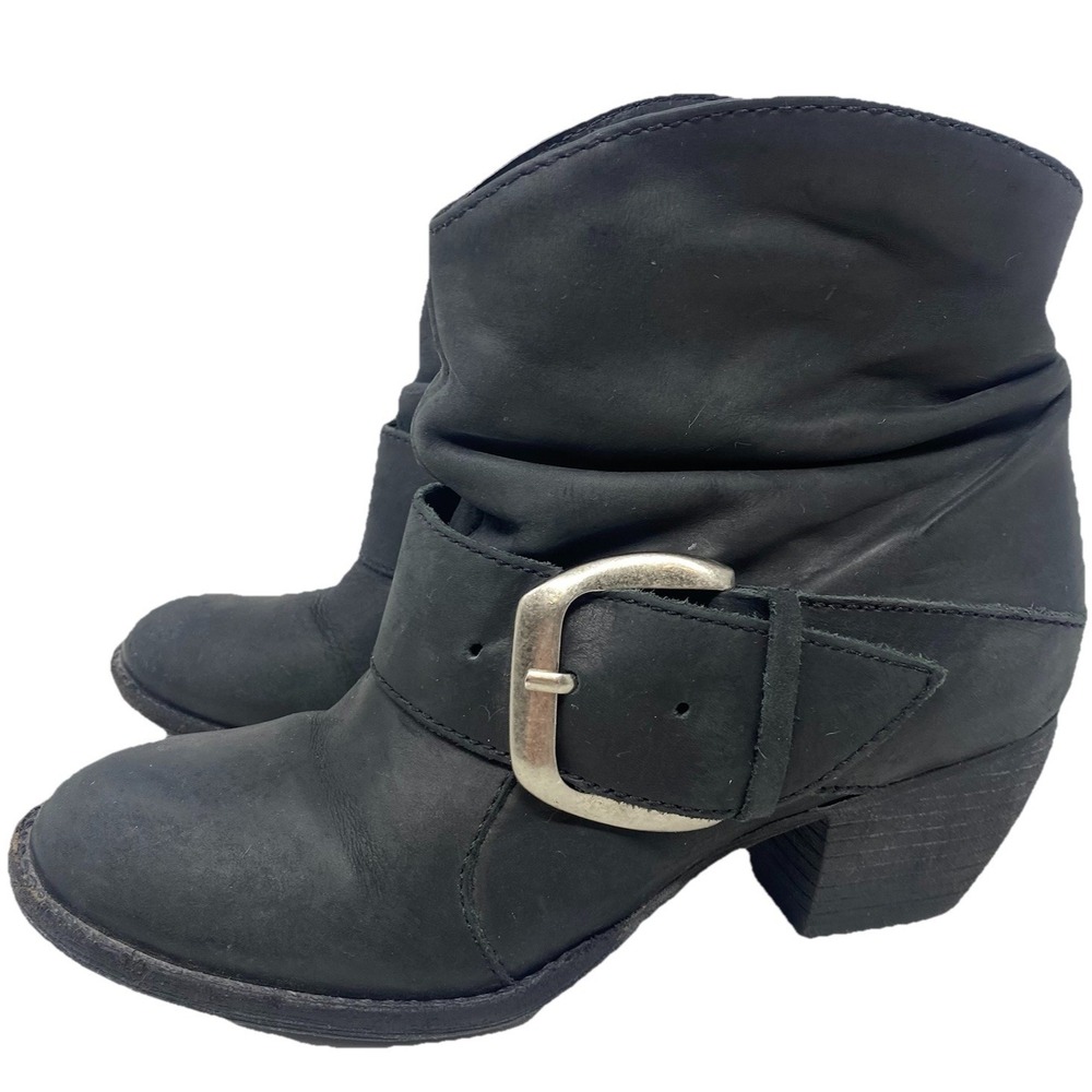 Mia Womes Boots 6 M Suede Leather Black Short Block Heel Western Silver Buckle